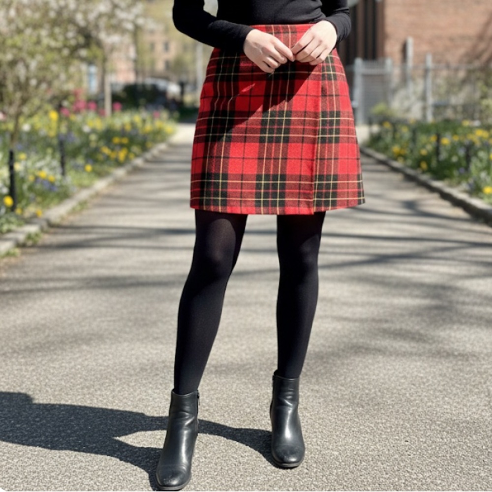 Breeches Wrap Red & Black‎ Plaid Wool Women's Mini Skirt Size 8